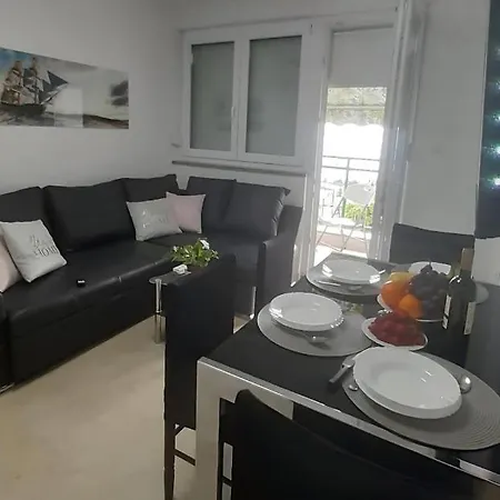 Nadia Apartman